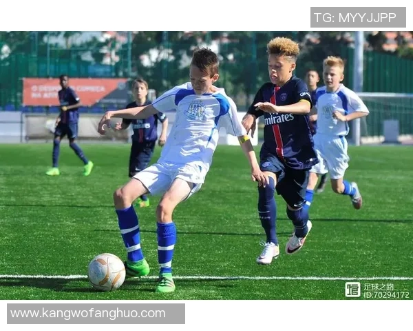 如何通过科学训练与持续努力成就足球明星之路