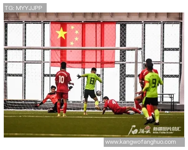 曾经驰骋绿茵场的足球巨星宣布退役引发球迷热议和媒体关注