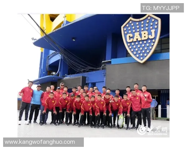 足球明星齐聚大连 探索城市魅力与足球未来的无限可能