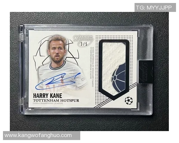 足球球星卡加餐热潮掀起年轻人收藏与美食双重狂欢